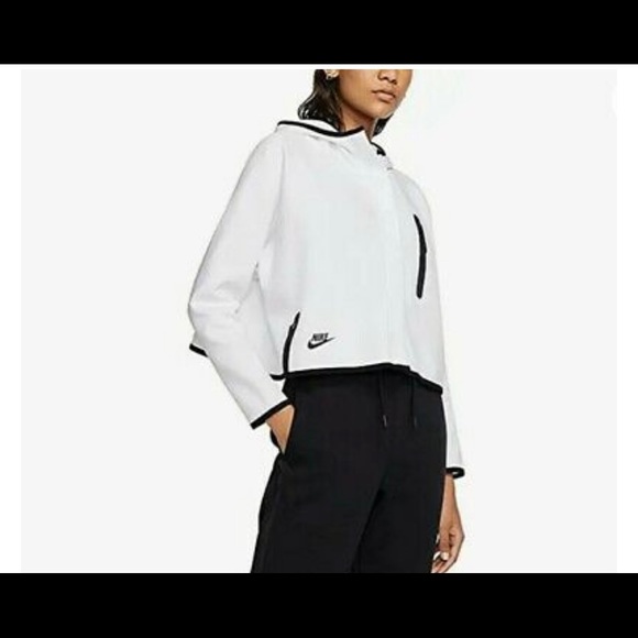 Nike Women’s Tech Fleece Hoodie Cape size Medium- New - Picture 1 of 4